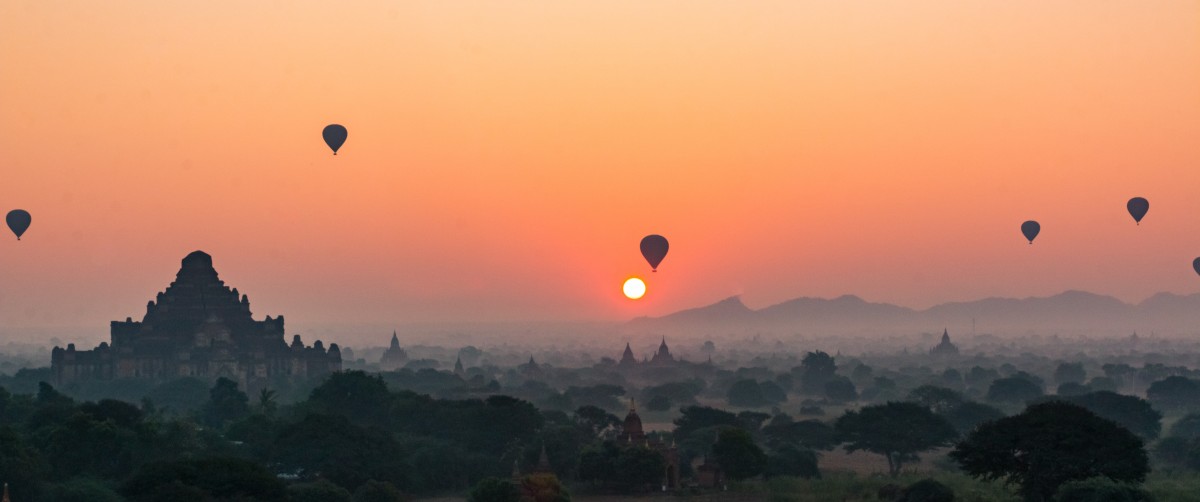 Salida del sol sobre Bagan. (Foto de Lauren Mowery)